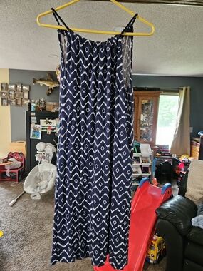 Time and Tru Navy and White Printed Maxi Dress